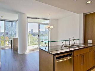 Photo 8: 607 638 BEACH Crescent in Vancouver West: Yaletown Home for sale ()  : MLS®# V1085423