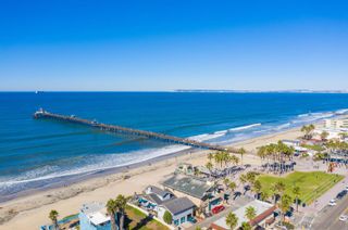 Photo 3: IMPERIAL BEACH House for sale : 3 bedrooms : 321 Daisy Ave