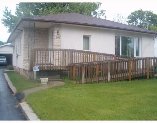 Main Photo: 297 BELIVEAU Road in WINNIPEG: St Vital Single Family Detached for sale (South East Winnipeg)  : MLS®# 2708759