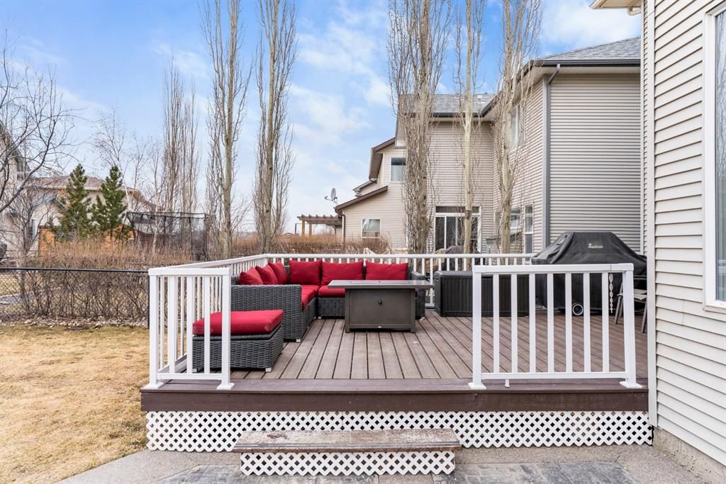 Photo 12: Photos: 91 Cougarstone Court SW in Calgary: Cougar Ridge Detached for sale : MLS®# A1198852