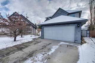 Photo 3: 31 Evergreen Heights SW in Calgary: Evergreen Detached for sale : MLS®# A1051621