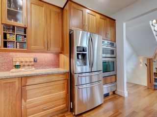 Photo 10: 108 1244 Muirfield Pl in Langford: La Bear Mountain Row/Townhouse for sale : MLS®# 877405