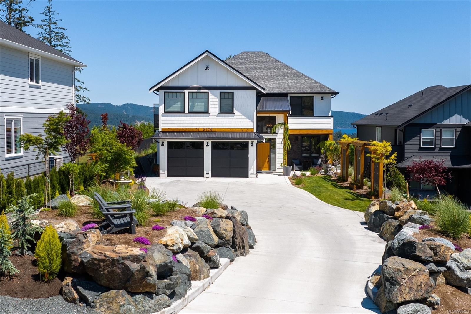 Main Photo: 2179 Stonewater Lane in Sooke: Sk Broomhill House for sale : MLS®# 908423
