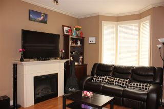 Photo 4: 5 33321 GEORGE FERGUSON Way in Abbotsford: Central Abbotsford Townhouse for sale in "Cedar Lane" : MLS®# R2323377