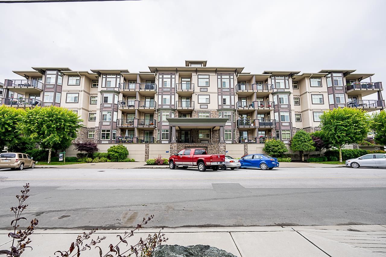 Main Photo: 408 45893 CHESTERFIELD Avenue in Chilliwack: Chilliwack Downtown Condo for sale in "The WIllows" : MLS®# R2709783