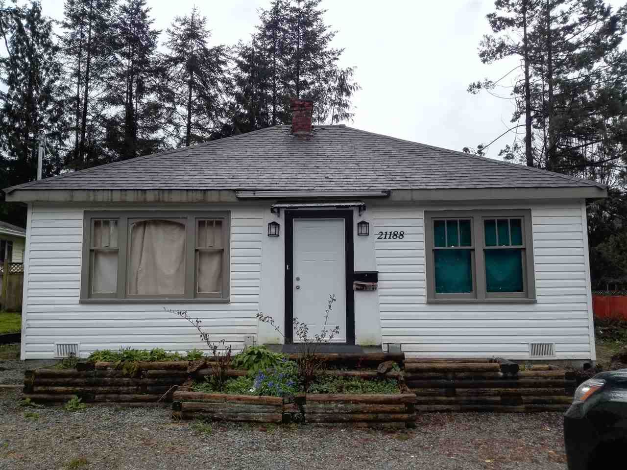Main Photo: 21188 DEWDNEY TRUNK Road in Maple Ridge: Southwest Maple Ridge House for sale : MLS®# R2153839