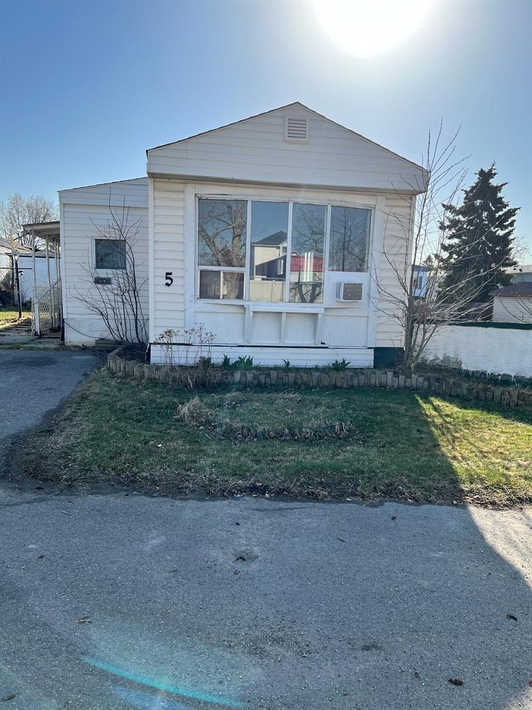 Main Photo: 5 6724 17 Avenue SE in Calgary: Red Carpet Mobile for sale : MLS®# A2047261