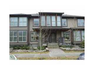 Photo 1: 321 E 15TH Street in North Vancouver: Central Lonsdale Townhouse for sale in "AVONDALE" : MLS®# V1133018