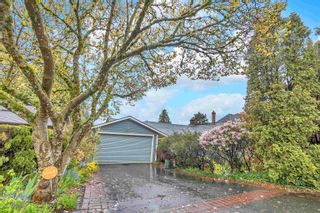 Main Photo: 1386 LAWSON Avenue in West Vancouver: Ambleside House for sale : MLS®# R2884301