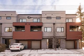 Photo 1: 1527 25 Avenue SW in Calgary: Bankview Row/Townhouse for sale : MLS®# A2093151
