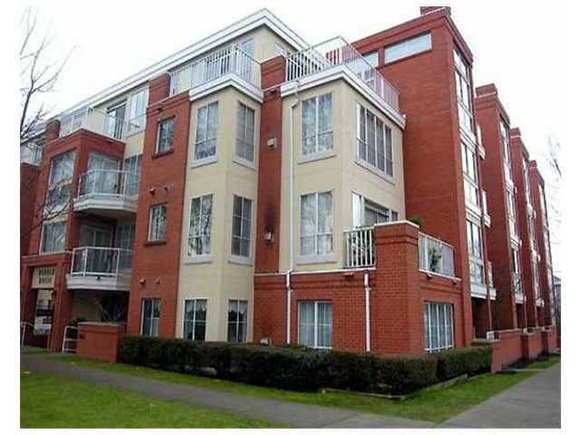 Main Photo: 207 3621 W 26TH Avenue in Vancouver: Dunbar Condo for sale in "DUNBAR HOUSE" (Vancouver West)  : MLS®# V924566