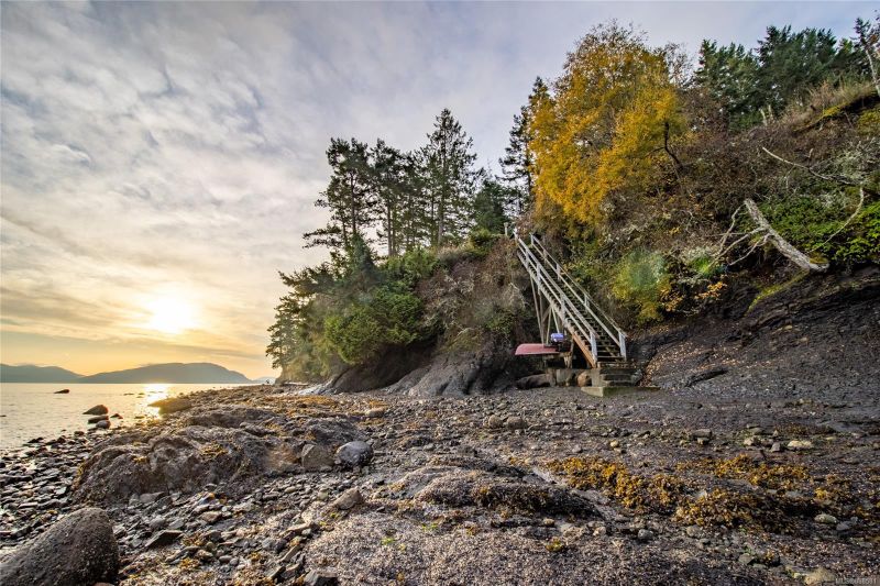 FEATURED LISTING: 3210 Armadale Rd Pender Island