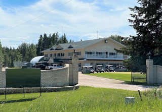 Photo 2: 9 holes golf course for sale Alberta: Business with Property for sale : MLS®# 4284694