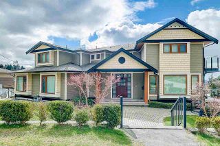 Photo 1: 541 HERMOSA Avenue in North Vancouver: Upper Delbrook House for sale : MLS®# R2560386
