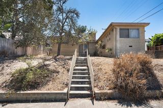 Photo 3: POINT LOMA House for sale : 3 bedrooms : 3511 Oliphant St