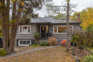 Photo 1: 903 Richmond Ave in Victoria: Vi Fairfield East House for sale : MLS®# 918410