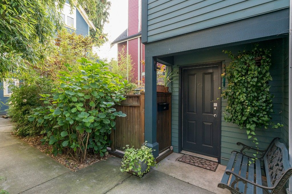 Main Photo: 849 KEEFER STREET in Vancouver: Mount Pleasant VE Townhouse for sale (Vancouver East)  : MLS®# R2204383