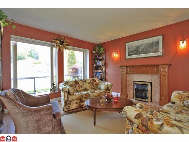 Photo 2: Photos: 35802 CANTERBURY Avenue in Abbotsford: Abbotsford East House for sale : MLS®# F1451405