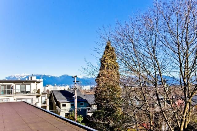 Main Photo: 302 997 W 22ND Avenue in Vancouver: Cambie Condo for sale in "THE CRESCENT" (Vancouver West)  : MLS®# V873146