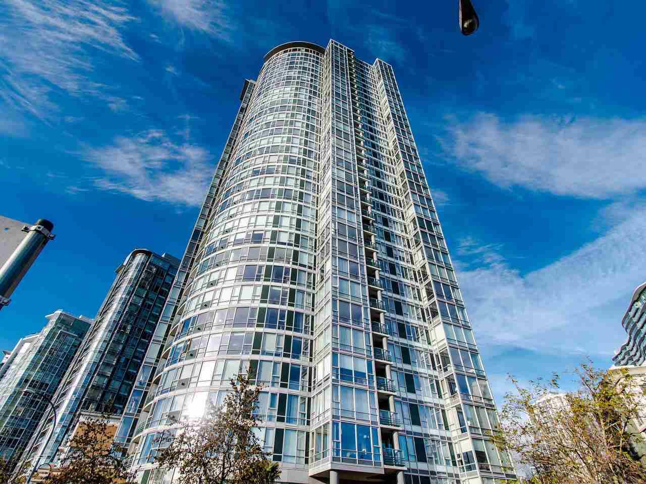 Main Photo: 2901 1033 MARINASIDE Crescent in Vancouver: Yaletown Condo for sale in "Quaywest" (Vancouver West)  : MLS®# R2439944