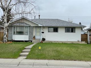Photo 1: 1528 45 Street SE in Calgary: Forest Lawn Detached for sale : MLS®# A1106262