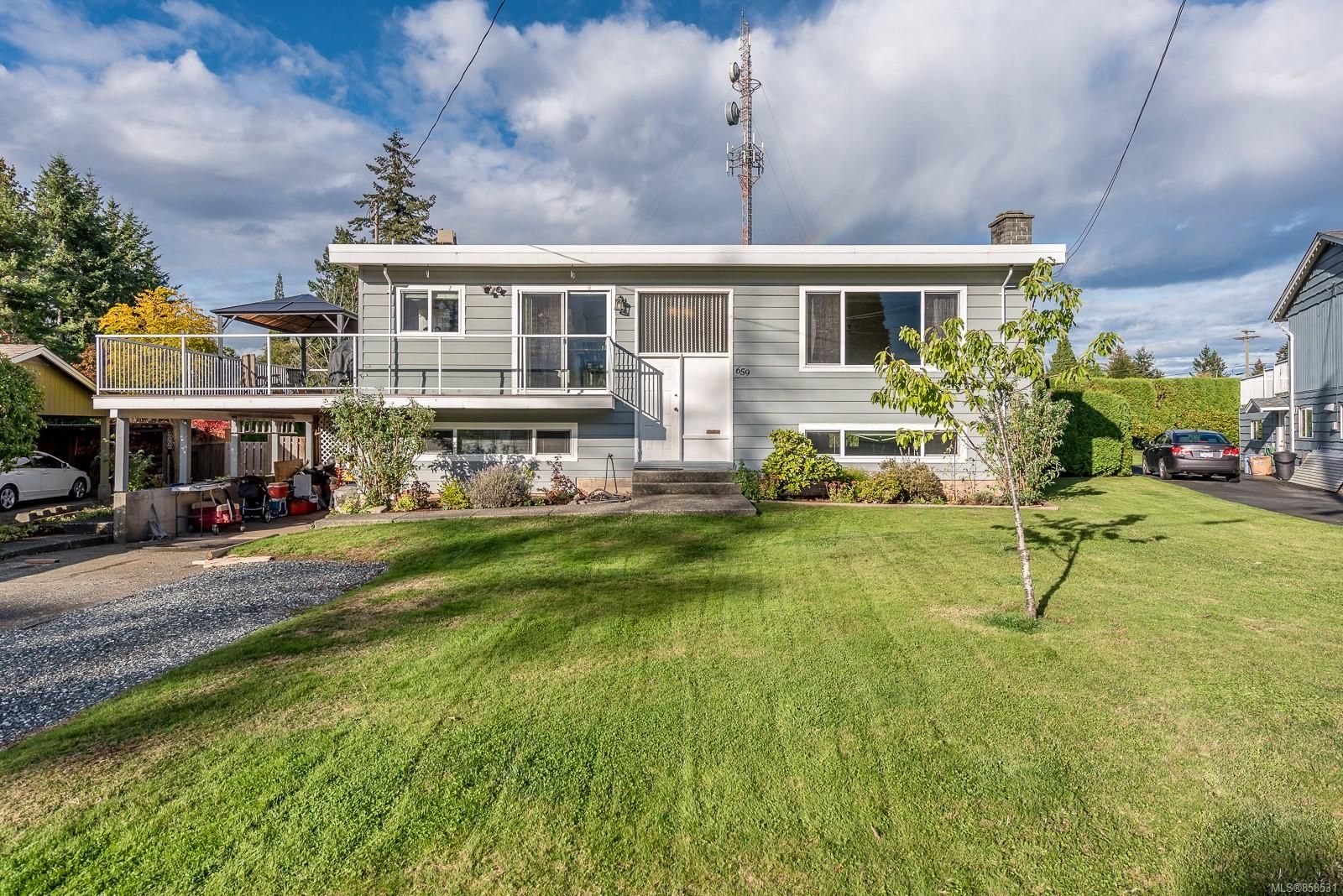 Main Photo: 659 Victoria Cres in Campbell River: CR Campbell River Central House for sale : MLS®# 858531
