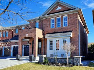 Photo 2: 74 Chambersburg Way in Whitchurch-Stouffville: Stouffville House (2-Storey) for sale : MLS®# N8279134