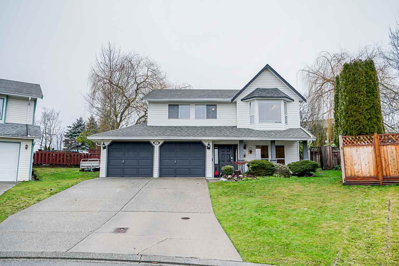 Main Photo: 3917 WATERTON Crescent in Abbotsford: Abbotsford East House for sale in "Sandy Hill" : MLS®# R2432366
