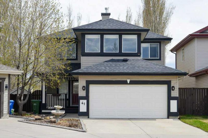 FEATURED LISTING: 41 Covehaven Gardens Northeast Calgary
