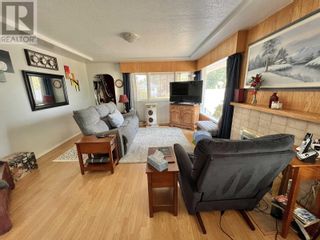 Photo 8: 796 VAUGHAN STREET in Quesnel: House for sale : MLS®# R2796908