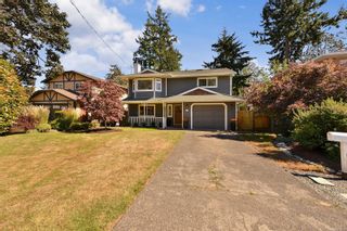 Photo 1: 3825 Mildred St in Saanich: SW Strawberry Vale House for sale (Saanich West)  : MLS®# 913603
