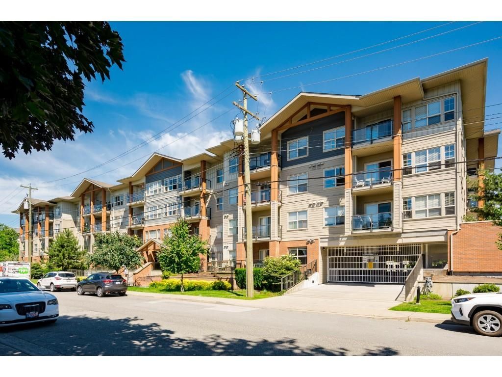 Main Photo: 209 20219 54A Avenue in Langley: Langley City Condo for sale in "Suede" : MLS®# R2653341