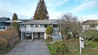 Photo 1: 864 E 14TH Street in North Vancouver: Boulevard House for sale in "Boulevard" : MLS®# R2762301