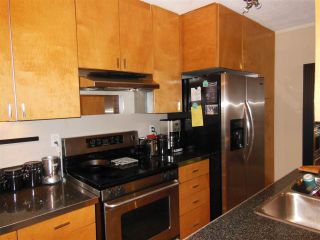 Photo 1: 106 170 E 3RD Street in North Vancouver: Lower Lonsdale Condo for sale in "Bristol Court" : MLS®# R2078639