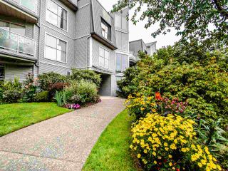Photo 2: 313 60 RICHMOND Street in New Westminster: Fraserview NW Condo for sale in "GATEHOUSE PLACE" : MLS®# R2500986