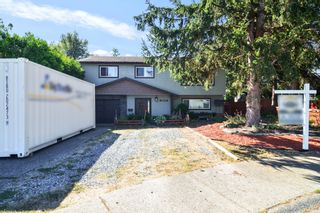 Photo 1: 26432 28A Avenue in Langley: Aldergrove Langley House for sale : MLS®# R2722469