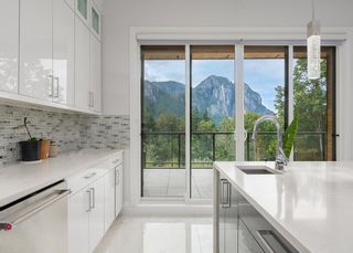 Photo 8: 2237 WINDSAIL Place in Squamish: Plateau House for sale in "Crumpit Woods" : MLS®# R2621159