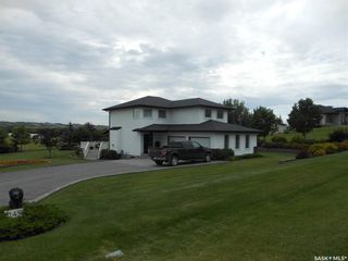 Photo 1: 245 7th Avenue in Lumsden: Residential for sale : MLS®# SK924604