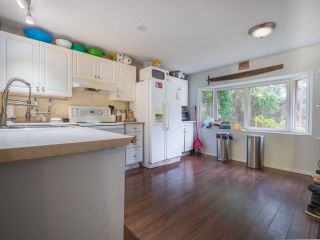 Photo 4: 5592 WAKEFIELD Road in Sechelt: Sechelt District Manufactured Home for sale (Sunshine Coast)  : MLS®# R2230720