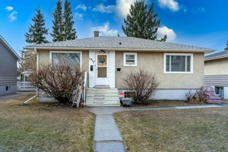 Photo 2: 1917 22 Avenue NW in Calgary: Banff Trail Detached for sale : MLS®# A2010489