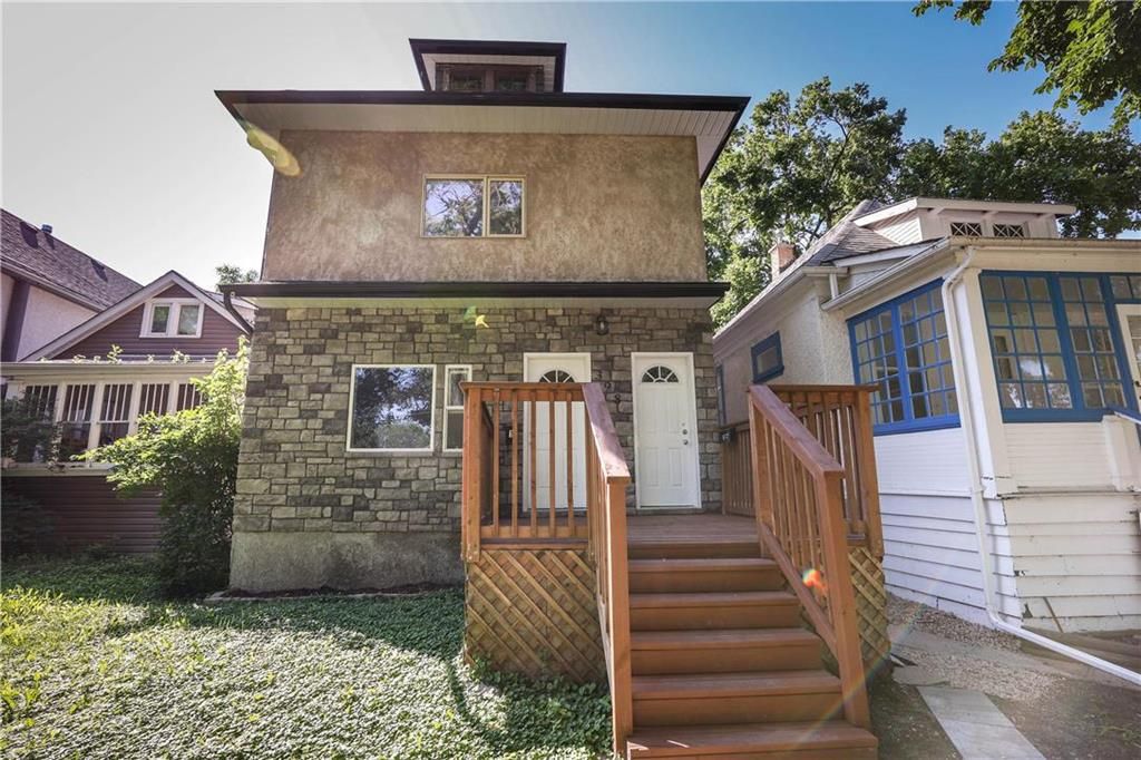 Main Photo: 398 Rosedale Avenue in Winnipeg: Lord Roberts Residential for sale (1Aw)  : MLS®# 202213393