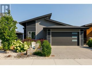 Photo 1: 1140 Goldfinch Place in Kelowna: House for sale : MLS®# 10306164
