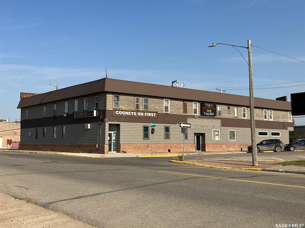 Main Photo: 101 1st Street West in Nipawin: Commercial for sale : MLS®# SK930916