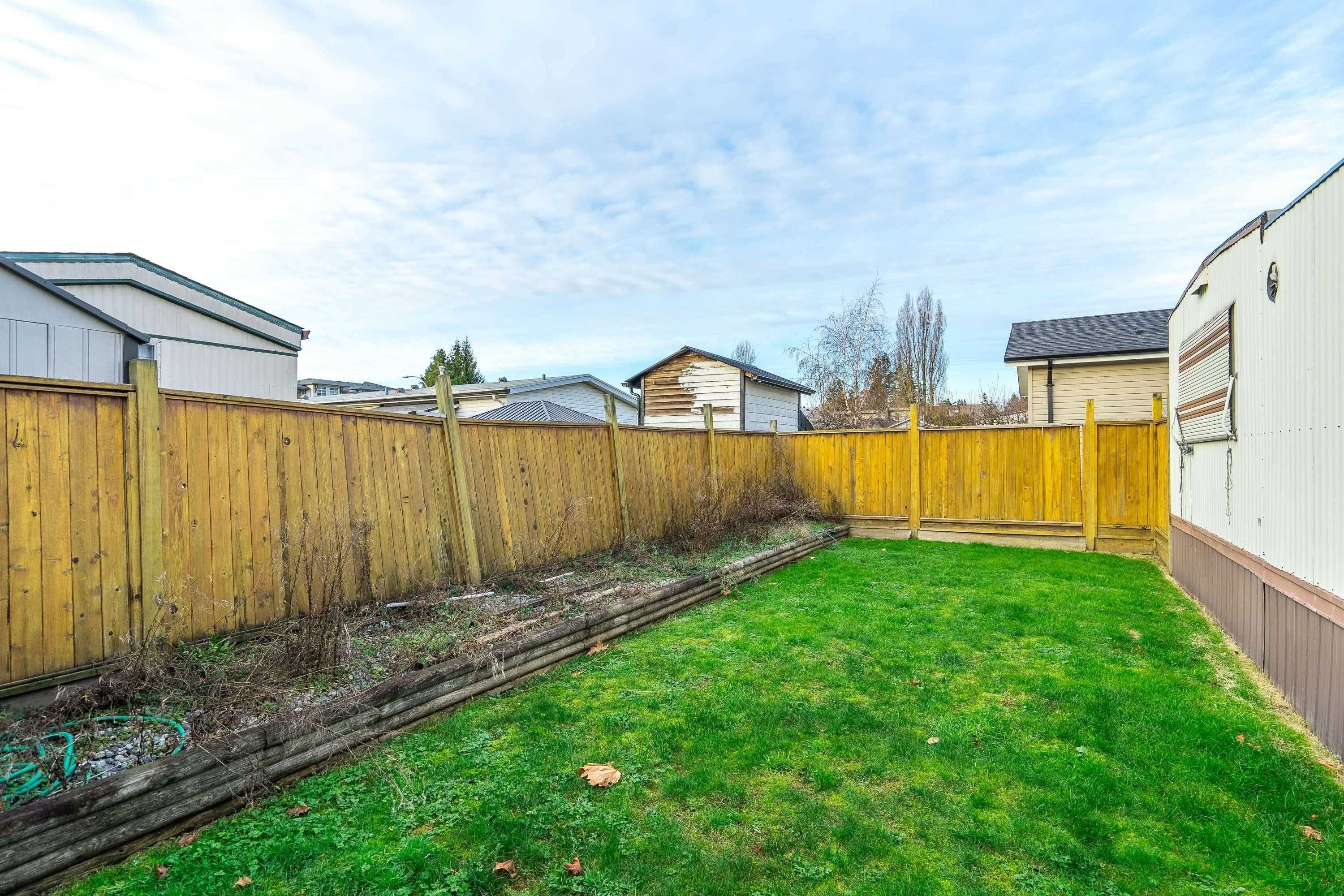 Photo 16: Photos: 1892 SHORE Crescent in Abbotsford: Central Abbotsford Manufactured Home for sale in "Park Meadow" : MLS®# R2637272