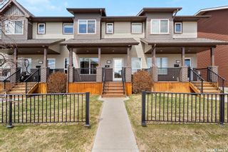 Photo 1: 1016 Willowgrove Crescent in Saskatoon: Willowgrove Residential for sale : MLS®# SK928094