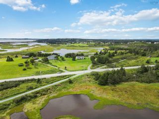 Photo 3: 3920 Lawrencetown Road in Lawrencetown: 31-Lawrencetown, Lake Echo, Port Residential for sale (Halifax-Dartmouth)  : MLS®# 202318463