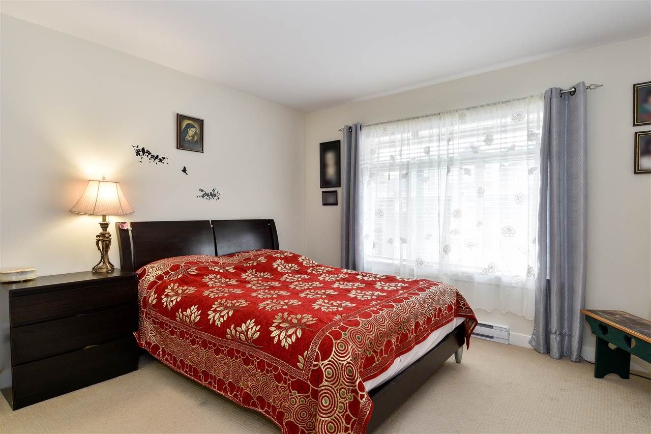 Photo 13: Photos: 23 14377 60 Avenue in Surrey: Sullivan Station Townhouse for sale in "Blume" : MLS®# R2493767
