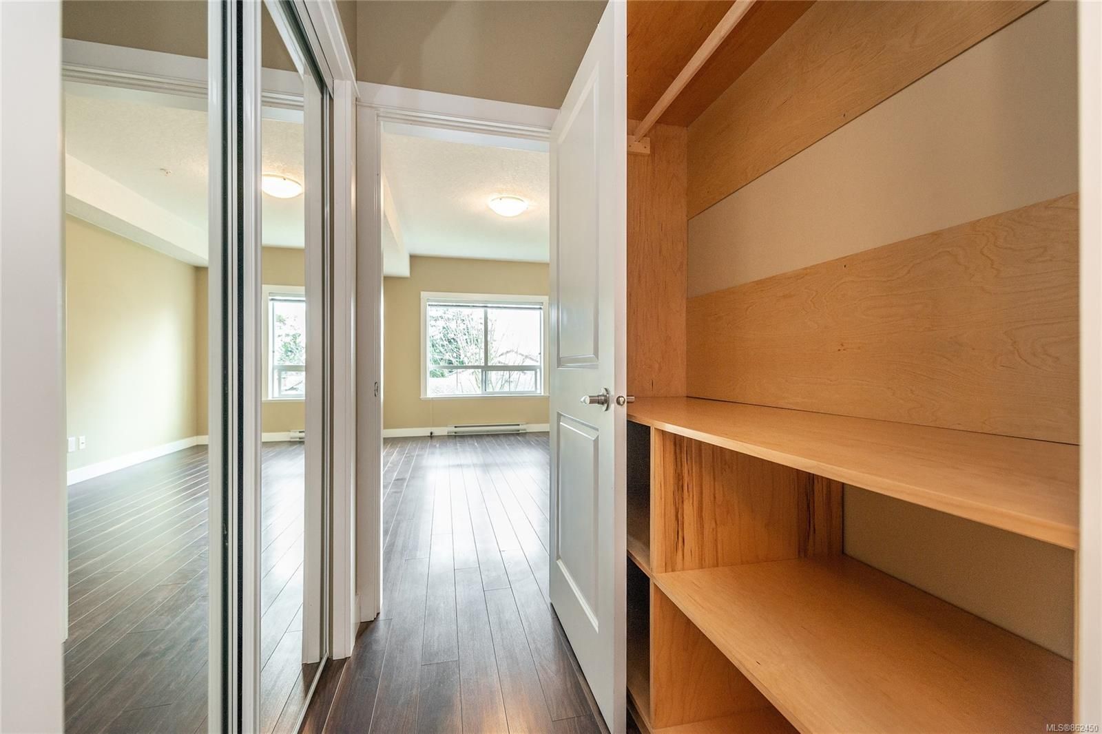 Photo 12: Photos: 204 938 Dunford Ave in Langford: La Langford Proper Condo for sale : MLS®# 862450