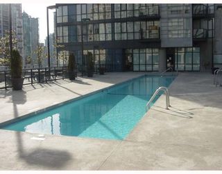 Photo 8: 305 1155 SEYMOUR Street in Vancouver: Downtown VW Condo for sale in "BRAVA" (Vancouver West)  : MLS®# V750932