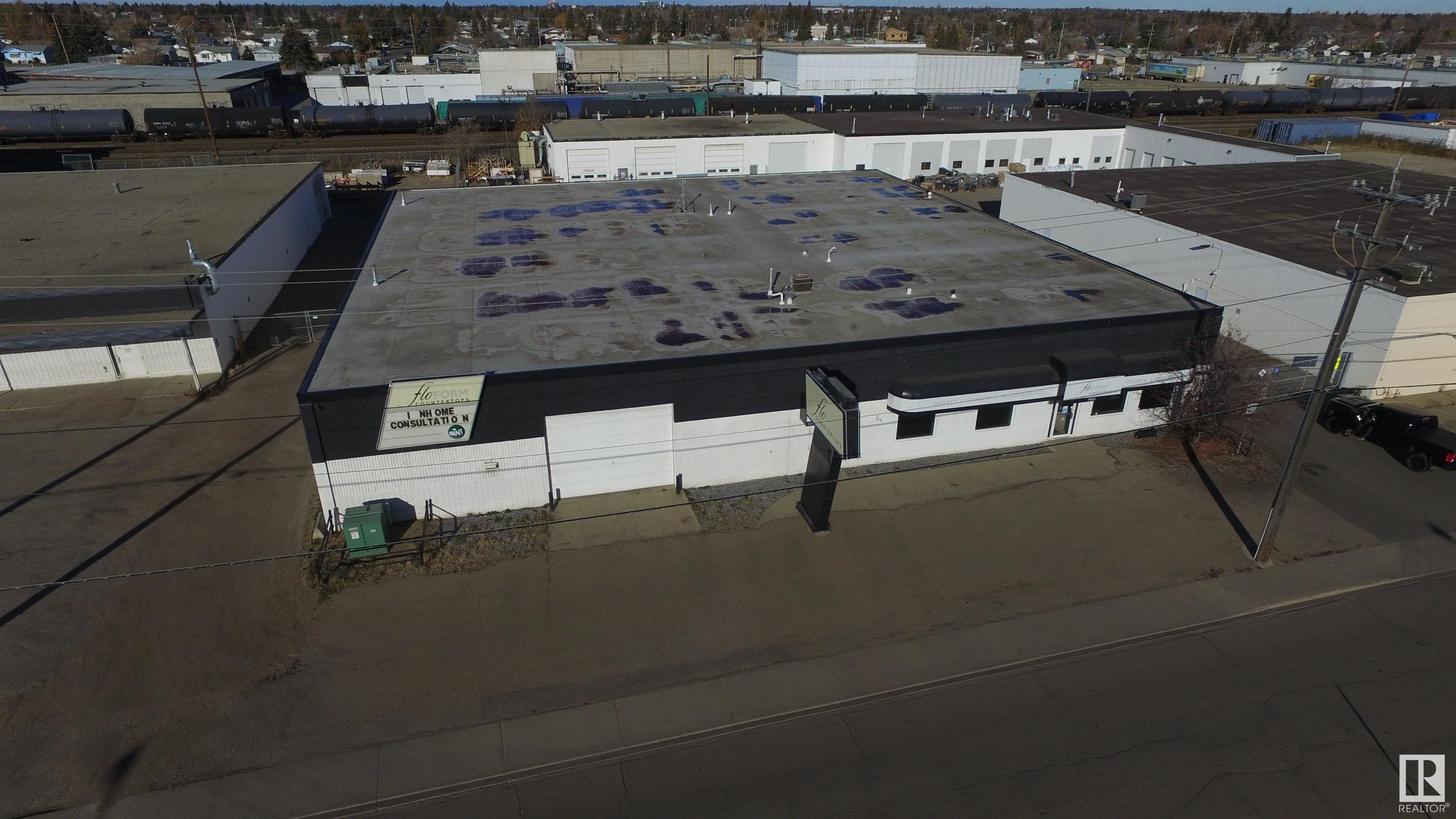 Main Photo: 7630 YELLOWHEAD Trail in Edmonton: Zone 08 Industrial for sale : MLS®# E4322222